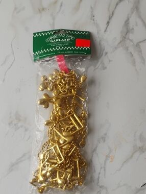 Gold Holiday Garland - Musical Notes